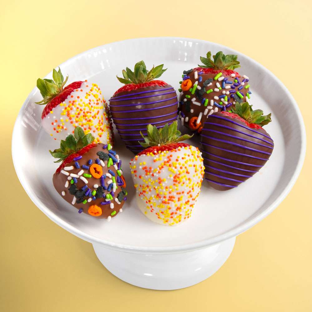 6pc Halloween Strawberries Close-up