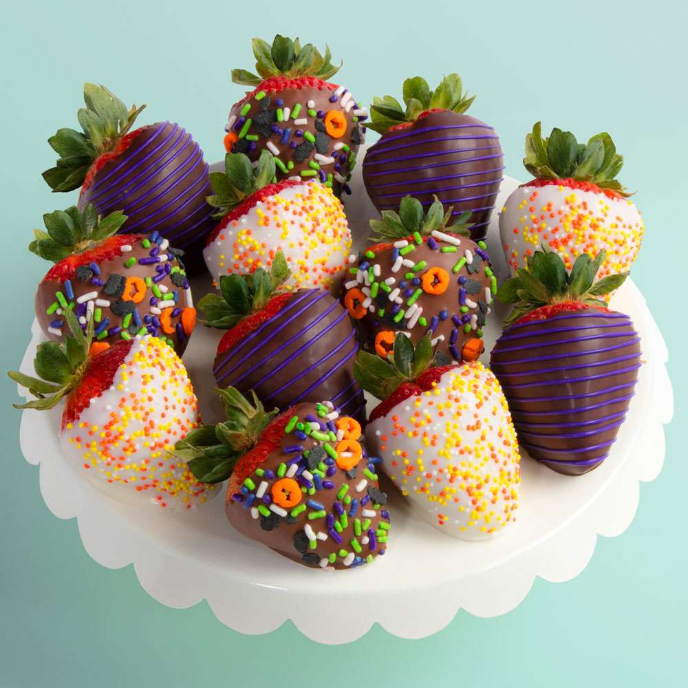 12pc Halloween Strawberries Close-up