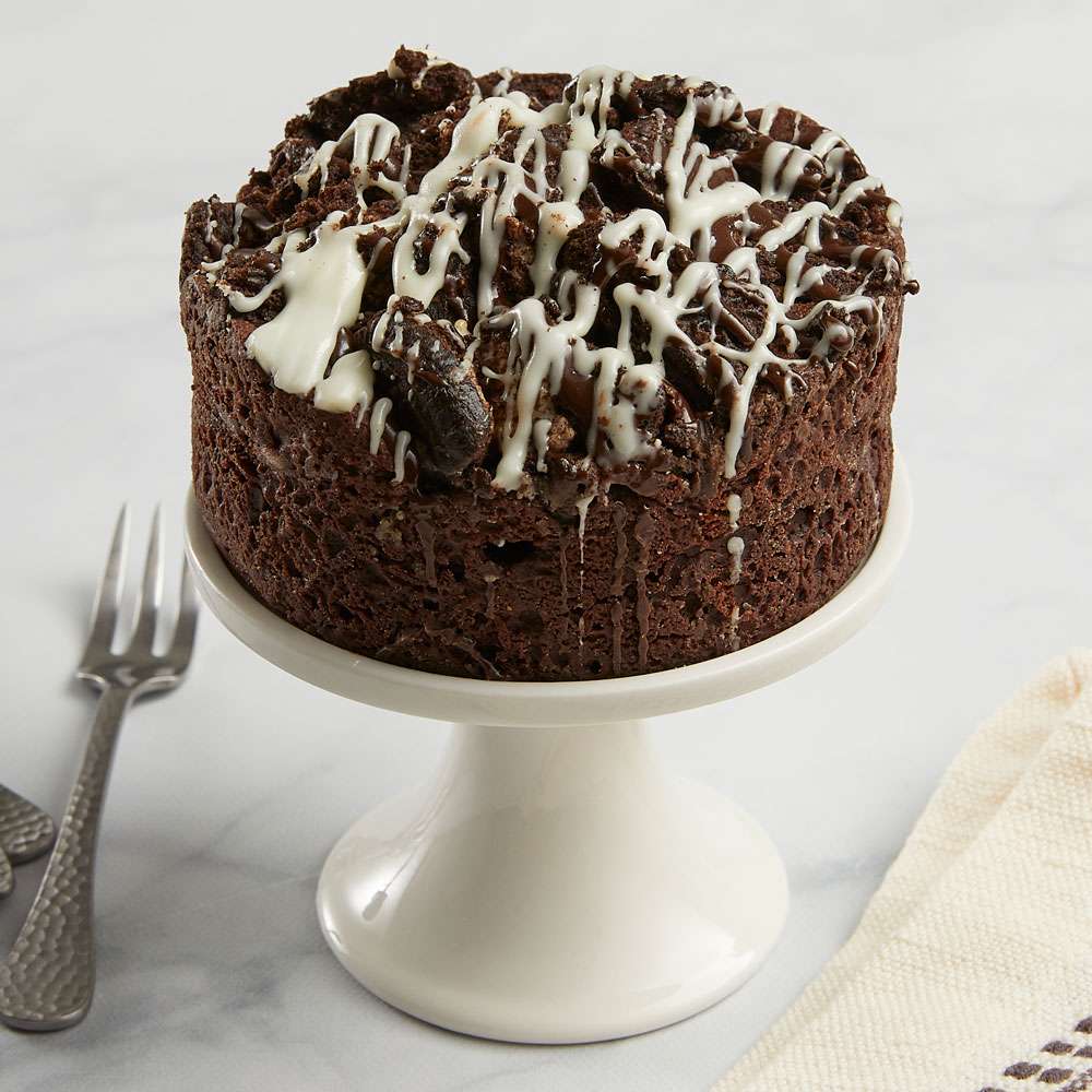 4-inch Cookies and Cream Brownie Cake Close-up