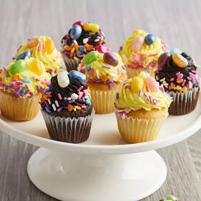 image of Mini Easter Cupcakes