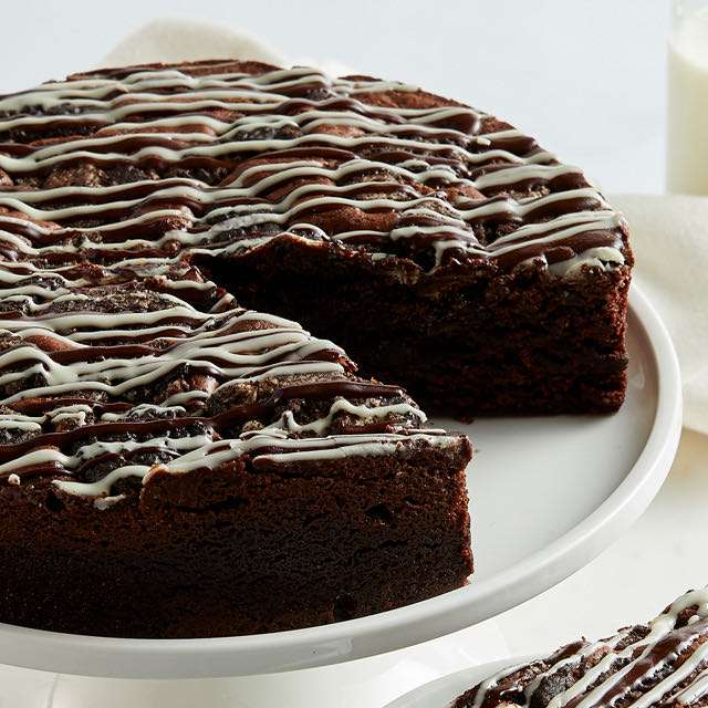 image of Cookies and Cream Brownie Cake