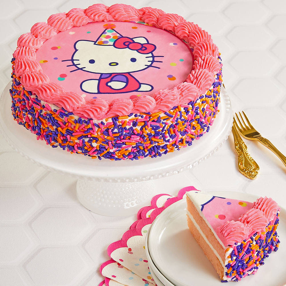  Hello Kitty Birthday Cake